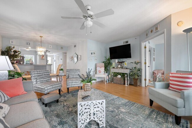 Building Photo - GORGEOUS 2 BEDROOM, 2 BATHROOM 1ST FLOOR CONDO LOCATED IN THE HIGHLY SOUGHT AFTER TENTH FAIRWAY A...