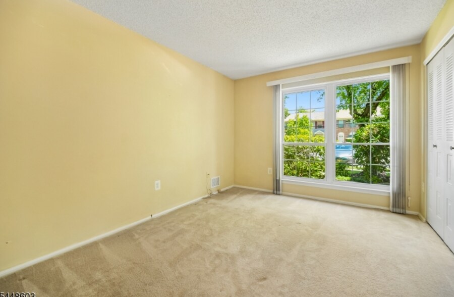 Building Photo - 341 Penns Way