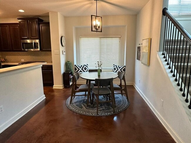 Building Photo - 205 Sycamore St