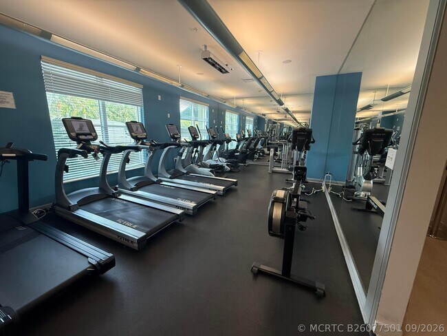 Building Photo - 700 E Boynton Beach Blvd