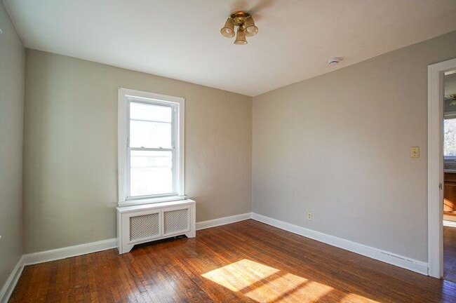 Building Photo - 42R Jefferson St