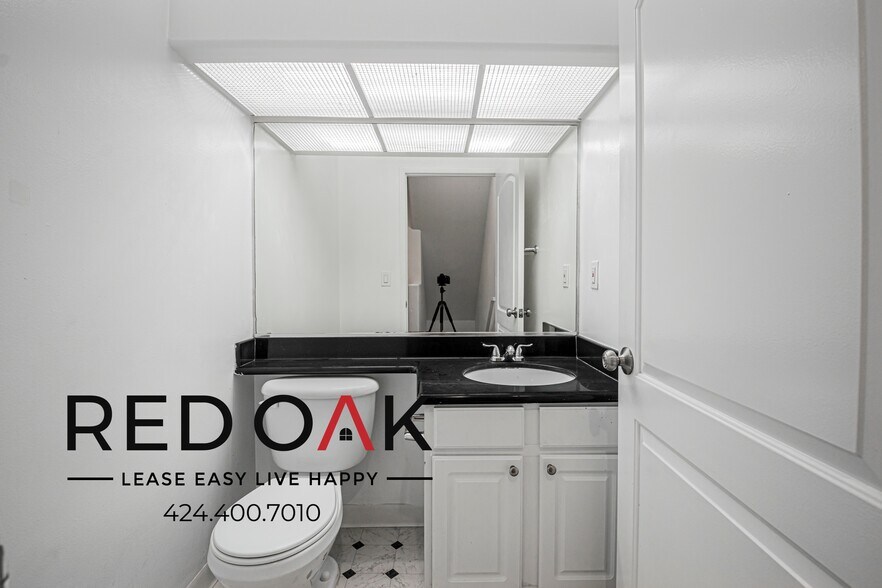 Building Photo - 11065 W Olympic Blvd