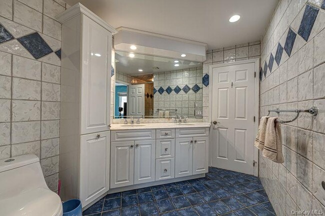 Building Photo - 37 Crescent Cove Cir