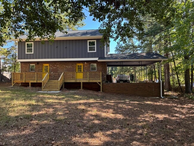 Building Photo - 2447 McAlpine Terrace