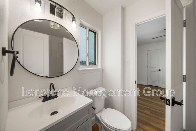 Building Photo - 4523 E 31st St