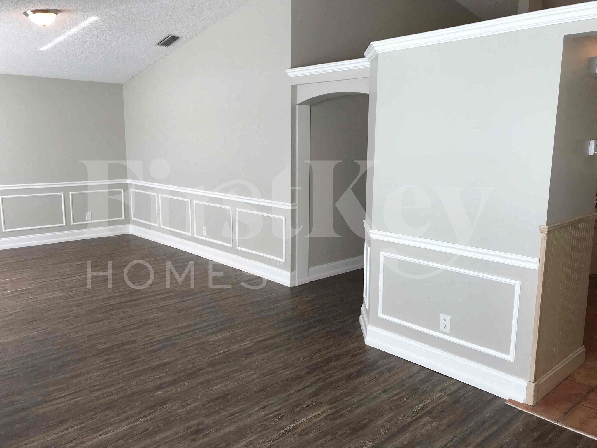 Building Photo - 1609 Whiting St SE