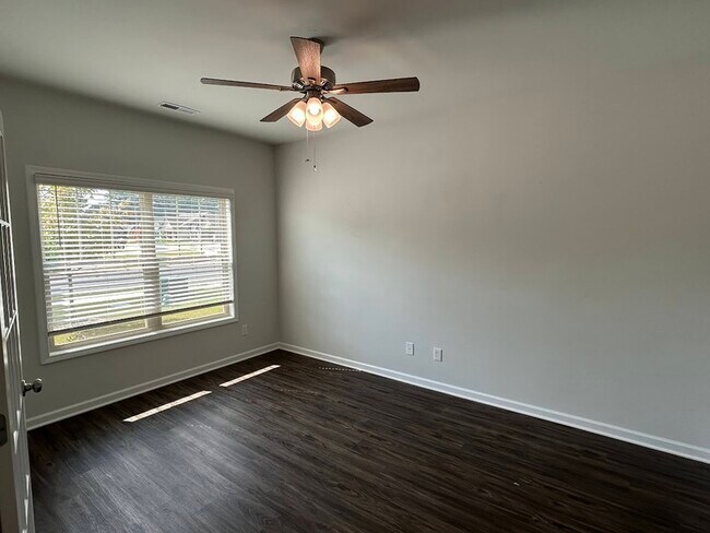 Building Photo - 115 Pomelo St