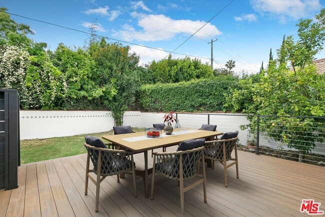 Building Photo - 10525 Cushdon Ave