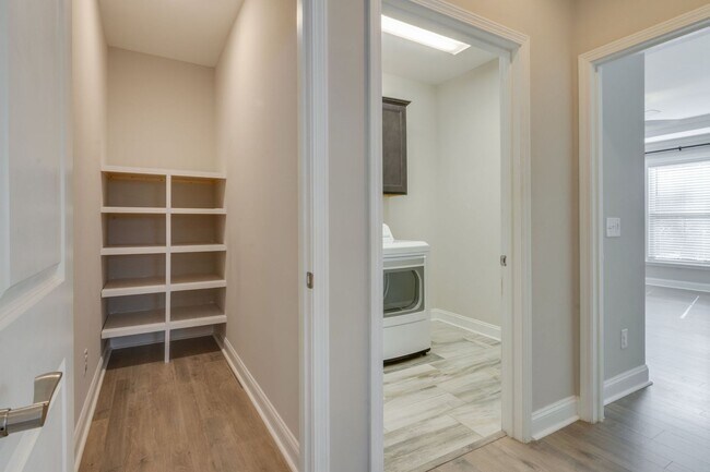 Building Photo - Spacious 3 Bed 2 Bath -The Landings At New Riverside