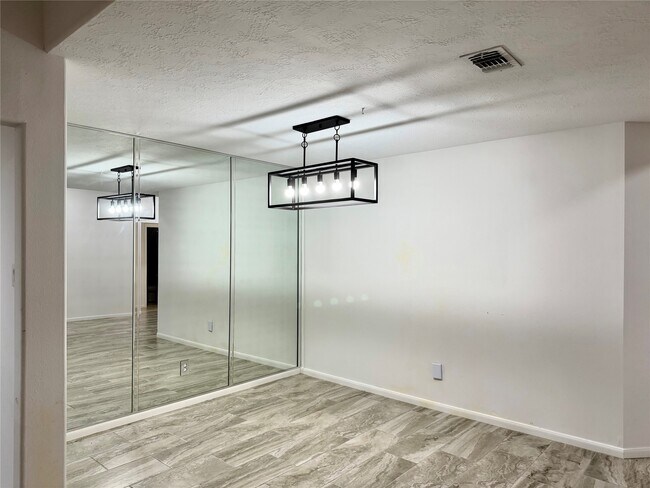 Building Photo - 3226 Candlepine Dr