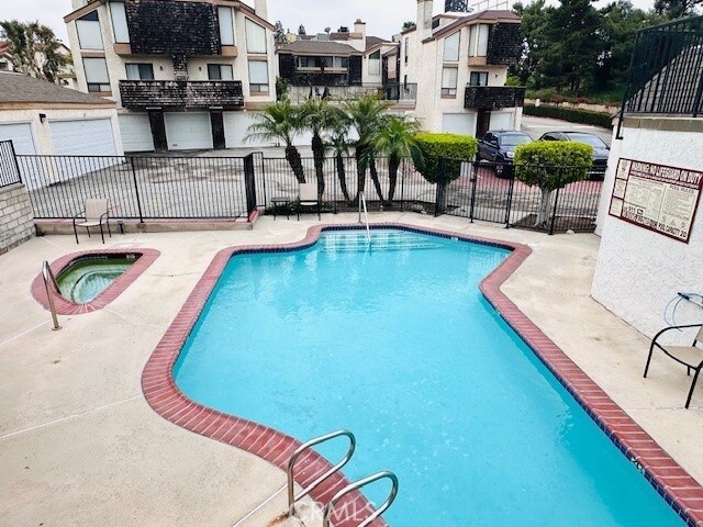Building Photo - 950 W Lambert Road Unit 8