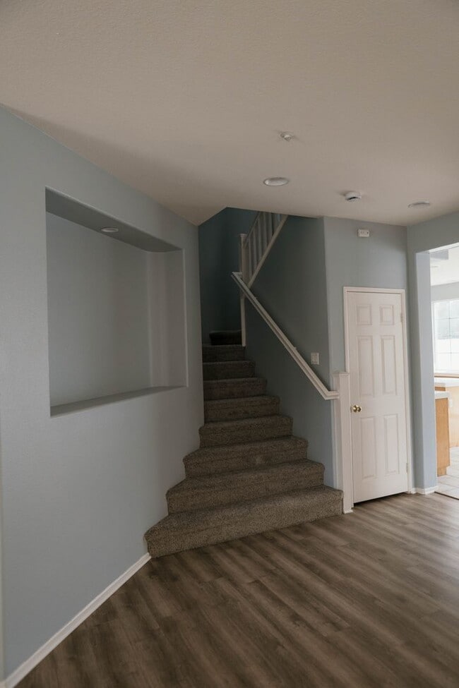 Building Photo - 1605 Snow Ave