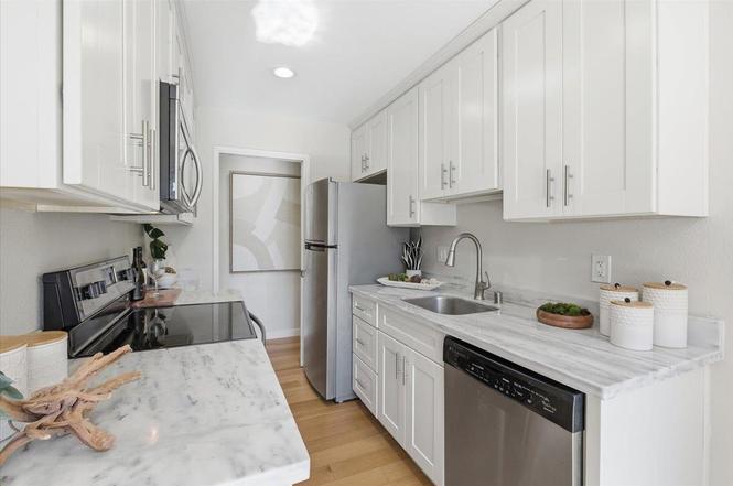 Building Photo - 280 Easy St