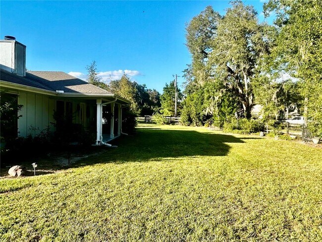 Building Photo - 9422 NW 125th Ave
