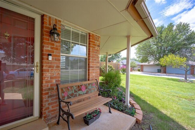 Building Photo - 336 Lariat Cir