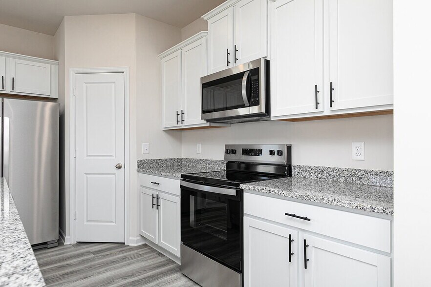Building Photo - 146 Howell Dr