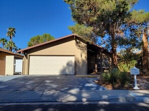 Building Photo - Single story in Montara Est 4 bed/2 full b...
