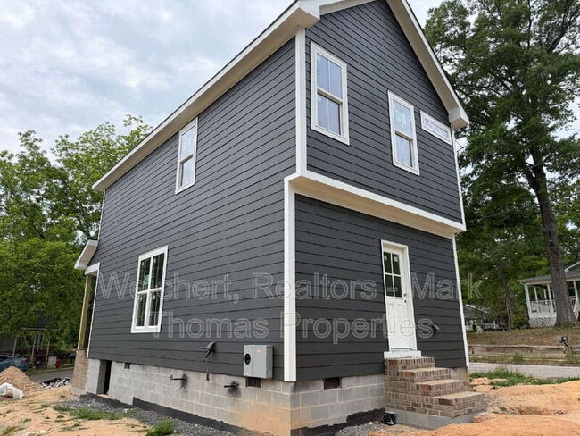 Building Photo - 1203 Fern St