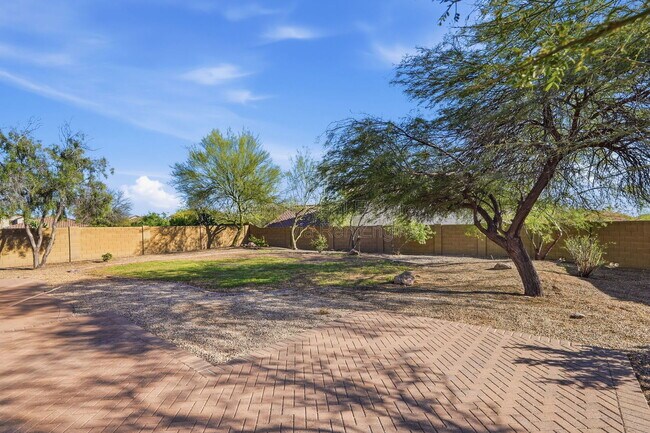 Building Photo - 1711 W Twain Ct