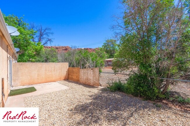 Building Photo - Charming 3 Bed, 2 Bath Home in the Heart of St. George!