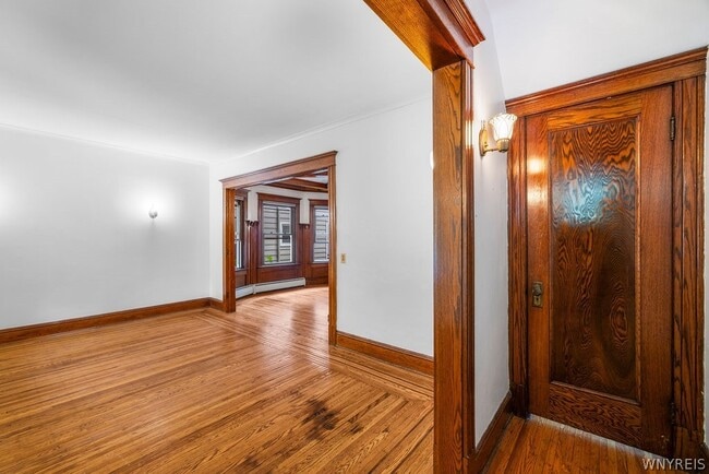 Building Photo - 845 Potomac Ave