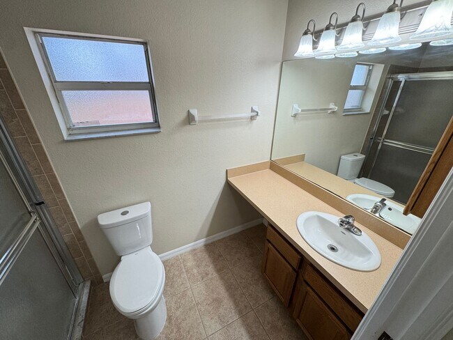 Building Photo - Lovely, Spacious 2 Bedroom, 2 Bathroom Home in Sebring!!