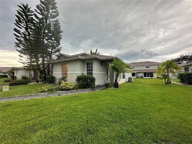 Building Photo - 14572 Laguna Beach Cir