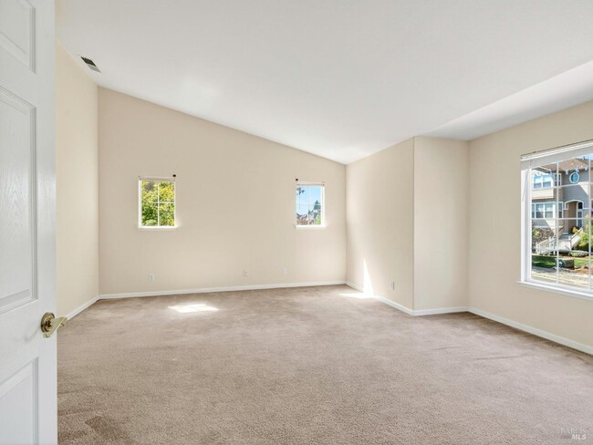 Building Photo - 5794 Owl Hill Ave