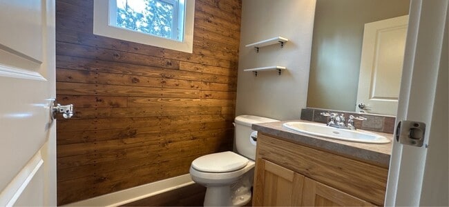 Building Photo - 913 Pintail St