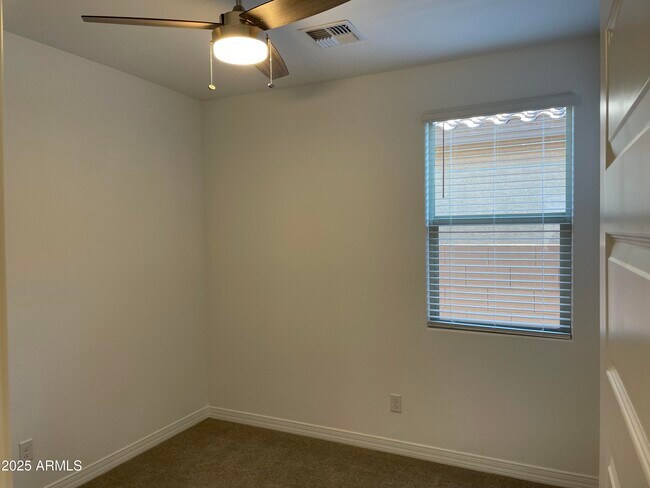 Building Photo - 9137 W Sells Dr