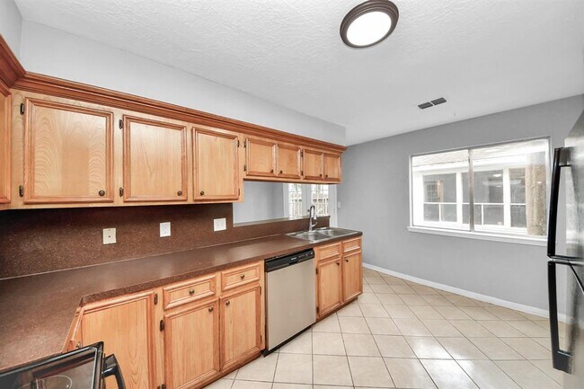 Building Photo - 2622 Heather Knoll Dr