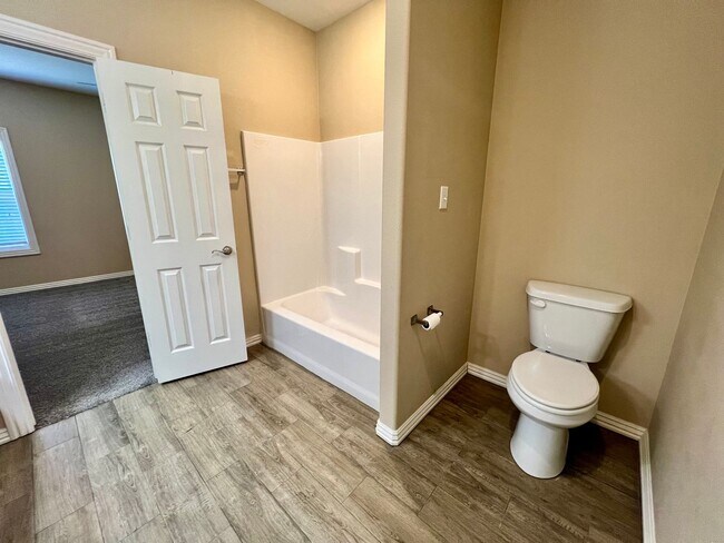 Building Photo - 6709 MARIBETTE RD