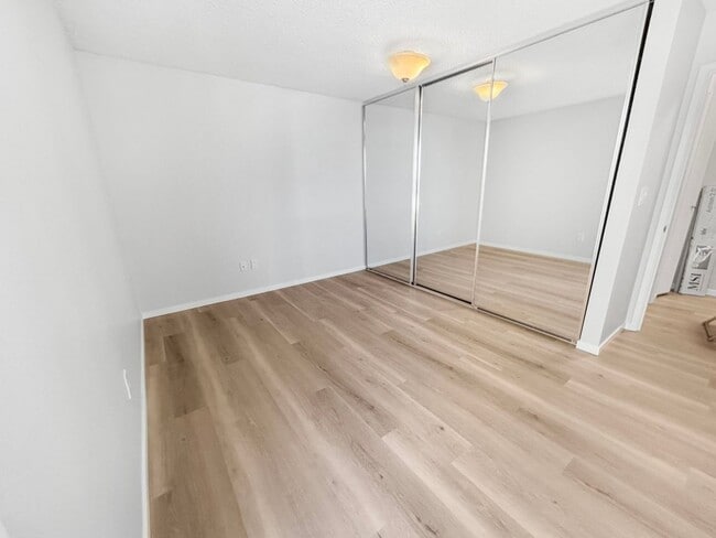 Building Photo - 1Bd/1Ba Kirkland Condo