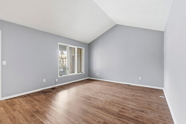 Building Photo - 3460 E Catalpa St