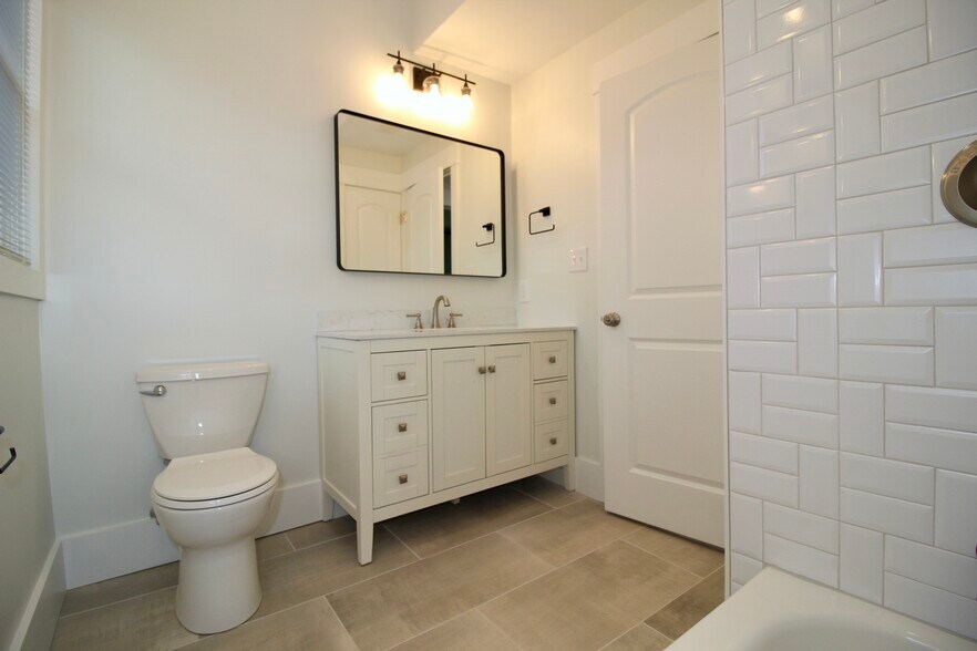 Bathroom 2 - 6701 Buckingham Plz