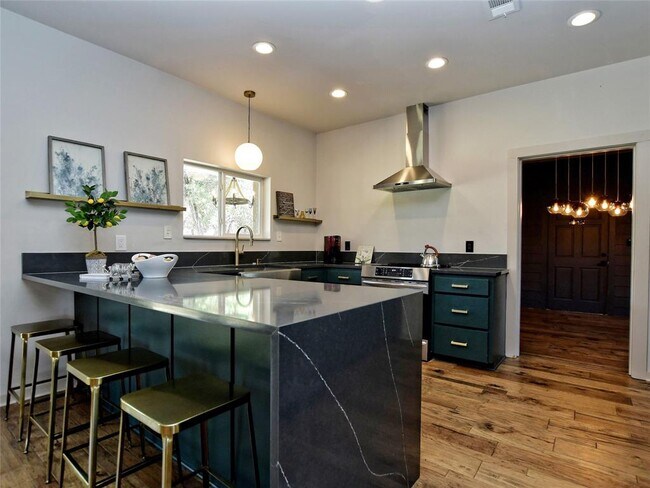 Building Photo - 3600 McGregor Ln