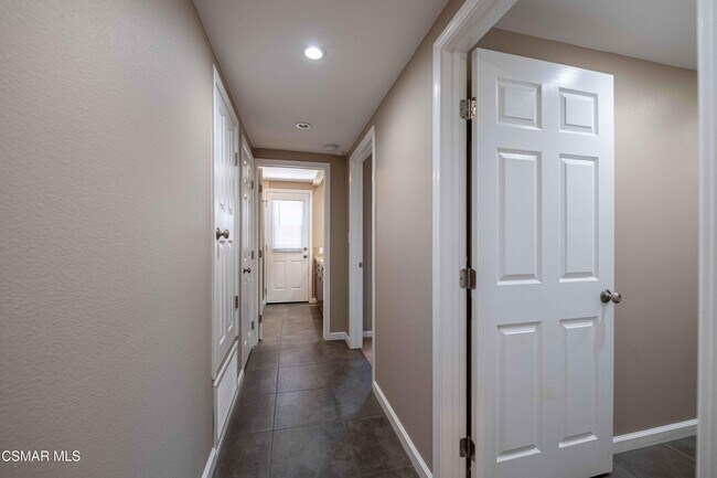 Building Photo - 4272 N Cedarpine Ln