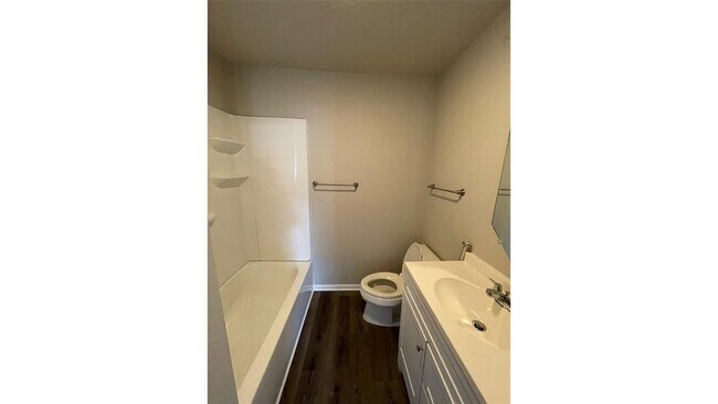 Building Photo - 606 Marshall St