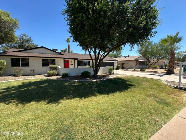 Building Photo - 3109 E Cholla St