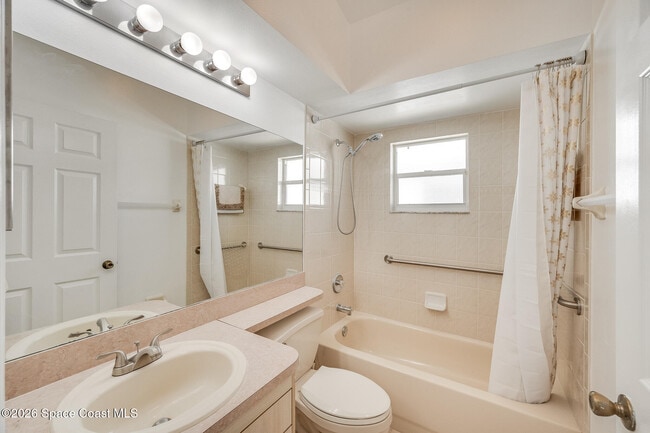 Building Photo - 330 Las Olas Dr