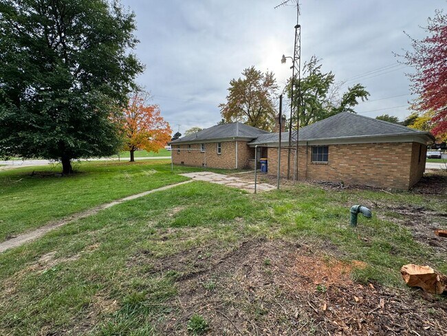 Building Photo - 2812 Fuller Ave NE