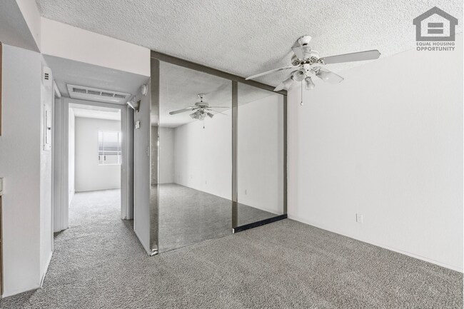 Building Photo - 2Bed/2Bath Second Floor Apartment at McDowell/44th St! Ready For Immediate Move-In! -- SECOND CHA...
