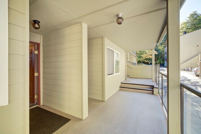 Building Photo - 1Bd/1Ba Mercer Island Condo