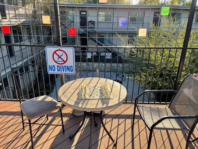 Building Photo - 2 bed room unit with Downtown Austin views!