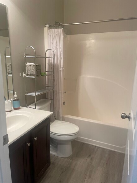 Building Photo - 2677 Muskeg Ct SW