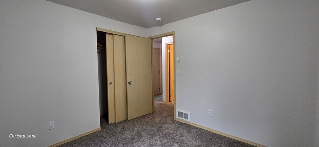 Building Photo - 3 Bedroom 2 bath in Lake Limerick