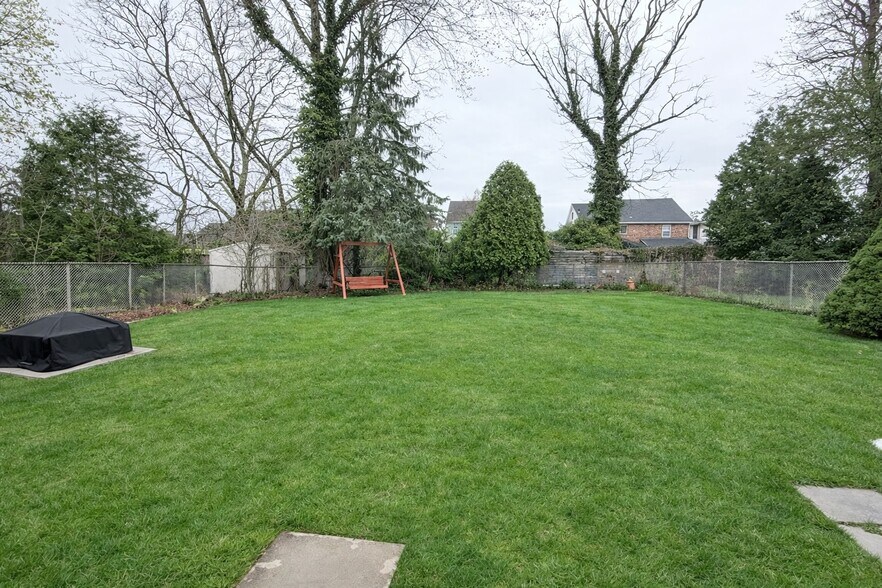 Building Photo - 2775 Morris Ave