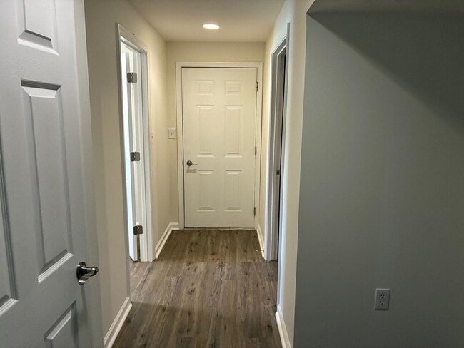 Building Photo - 111 Everette Pl