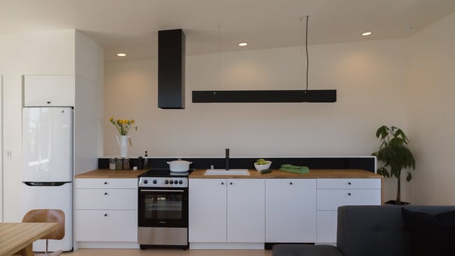 Kitchen - 636 North Prospect Street