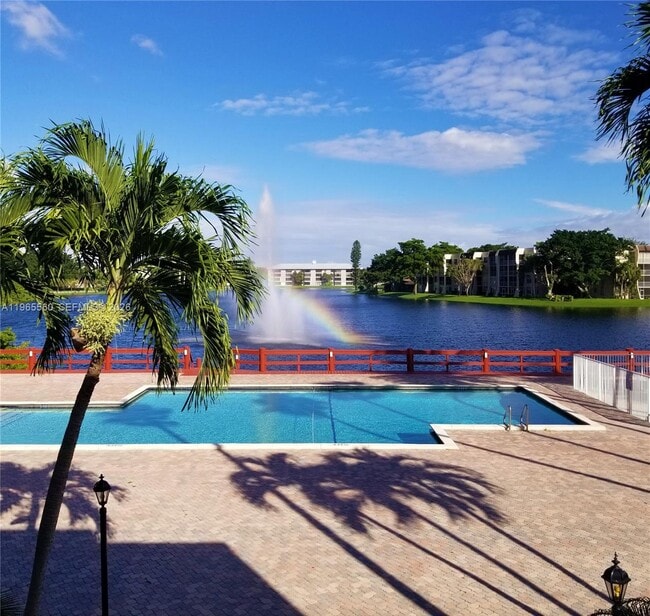 Building Photo - 9470 Poinciana Pl